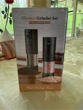Electric Grinder Set - Black with Copper Accent